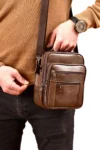 کیف مردانه استیل قهوه ای چرم طبیعی کیف دست و شانه C (سایز متوسط) - 2053