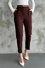 زن باریک و باریک Paça Pleeted Mevimly Fabric Pants Coffee - 2824