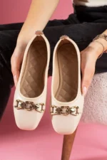 کفش های مسطح لوازم جانبی زنجیره ای پوست Kedja Beige - 3142
