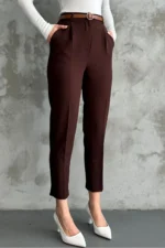 زن باریک و باریک Paça Pleeted Mevimly Fabric Pants Coffee - 2824