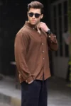 پیراهن مردانه رنگ قهوه‌ای آستین بلند اوورسایز 6735 - 4862