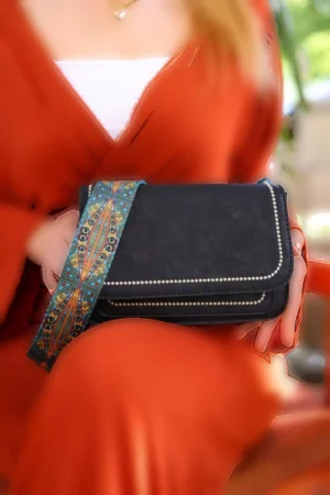 کیف دستی زنانه رشته‌ای دارای بند قابل تنظیم، کیف نقش‌دوزی شده با طرح Vintage. - 5046
