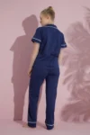 ست پیژامه‌ی زنانه با دکمه‌دار از جلو، کتان، آستین کوتاه، رنگ نیلی و با حاشیه‌دوزی - 6039