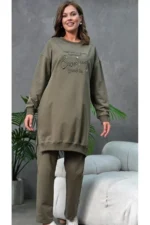 ست تی‌شرت و شلوار با طراحی گلدوزی و جزئیات سنگی زنانه برای سایز بزرگ - 5663