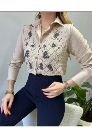 بلوز زنانه - طراحی یقه گیپور جلو با پارچه کتان سنگی - 6286