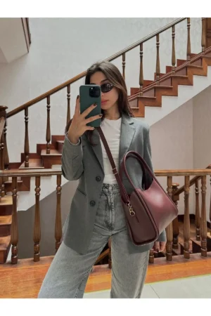 کیف دست و دوشی زنانه طراحی خاص، سه محفظه‌ای، با کیف آرایشی جداشدنی، از جنس چرم مصنوعی، رنگ قرمز تیره (بوردو) - 5048