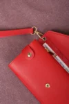 کیف پول زنانه مدل زرافه قرمز با قسمت مخصوص تلفن و سکه‌ها - 6333