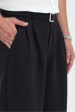 شلوار پارچه‌ای مردانه تابستانه با حالت چین‌دار، گشاد، دارای جیب و کمربند با قفل - رنگ مشکی - 7382
