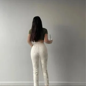 شلوار جین بویفرند زنانه کمر بلند قهوه‌ای روشن (کرم) مدل موم پریمیوم - 7407