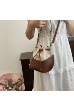 کیف زنانه دستی و دوشی کتان با جزئیات زنجیری - 7186