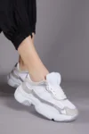 کفش ورزشی راحت با پاشنه بلند نوار دار زنانه سفید یخی - 7493