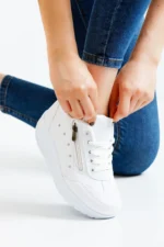 کفش ورزشی زنانه سفید با پاشنه ۶ سانتیمتر، کفی راحت، مناسب استفاده روزمره مدل GX300 - 7474
