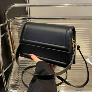 کیف چرم زنانه با طراحی شیک و بند دوشی - 6964