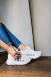 کفش ورزشی روزمره زنانه ناستایل با کفی بالا و رنگ سفید - 7494