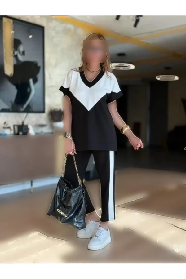 ست بلوز و شلوار دو تکه زنانه با یقه V و آستین کوتاه از ویسکوز، رنگین و مناسب برای فصل جدید. - 7166