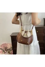 کیف زنانه دستی و دوشی کتان با جزئیات زنجیری - 7186