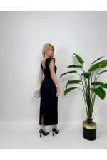 پیراهن بسیار شیک با جزئیات سنگی روی یقه و چاک پشت مناسب برای عروسی، دعوت، فارغ‌التحصیلی یا مراسم نامزدی. - 7841