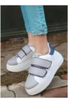 کفش ورزشی سفید با زیره ضخیم و بنددار زنانه - 7596