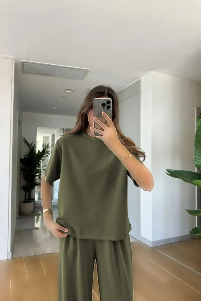ست شلوار و تی-shirt زنانه با آستین کوتاه از مدل موالات پنیه، با کمر بلندی و شلوار گشاد. - 8168