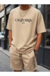 تیشرت طراحی کالیفرنیا با شورت - ست پایین و بالا به رنگ بژ با ترکیب تیشرت و شورت و یقه گرد چاپی - 8148