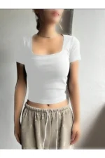 تی‌شرت کراپ با یقه مربع و پارچه کشی مناسب برای زنان - بسته سه‌تایی - 7825