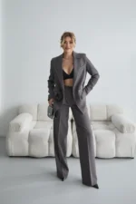 ست لباس زنانه شامل Blazer (کت) و شلوار Palazzo به رنگ آنتراسیت - 9299