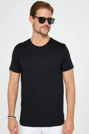 پک سه‌تایی تیشرت مشکی-سفید-بوردو رنگ با برش slim fit و یقه گرد از 0 پنبه - 8565