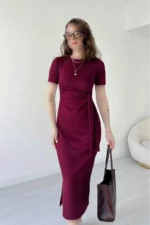 پیراهن زنانه مدال با پارچه بوردو به همراه جزئیات بند کنار - 9072