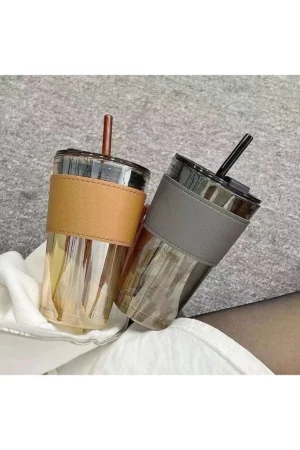لیوان شیشه‌ای بوروسیلیکاتی مقاوم به حرارت با نوار چرم رِترو و دارای نی - 450 میلی‌لیتر | لیوان ارائه قهوه - 1 عدد - 9554