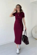 پیراهن زنانه مدال با پارچه بوردو به همراه جزئیات بند کنار - 9072
