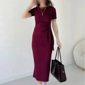 پیراهن زنانه مدال با پارچه بوردو به همراه جزئیات بند کنار - 9072
