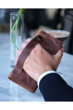 آلبا - کیف پول با بخش تلفن - کیف پول بلند از چرم طبیعی - با قفل مغناطیسی و بند دستی، مناسب برای همه - قهوه‌ای روشن - 9518