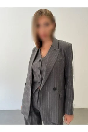 ست سه‌تکه شامل شلوار، ژاکت و جلیقه با طرح خطوط - 9303