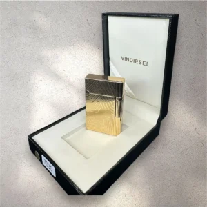 فندک هدیه دپلومات با طرح ستاره‌ای و بدنه طلایی استیل - 9597