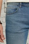 شلوار جین دنیم پنبه‌ای مردانه با رنگ آبی نفتی، برش اسلیم فیت و کشسانی EXTRA Slim Fit - 9515