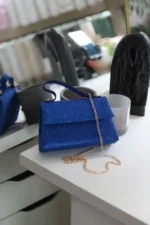 کیف کلاچ زنانه با جزئیات نگهدارنده آبی با درخشش مرواریدی - 9359