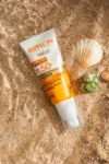 کرم ضد آفتاب SPF 50 با حفاظت بسیار بالا 50 میلی لیتر - مناسب برای پوست خشک و نرمال - حاوی کلاژن و اسید هیالورونیک - 9815