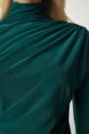 بلوز ساندي با جزئیات چین‌دار - سبز تیره LFF0001 - 10515