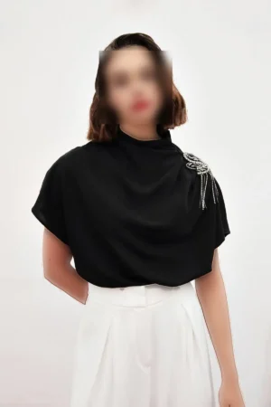 بلوز گشاد با دسته تک و اکسسوری - مشکی - 10500