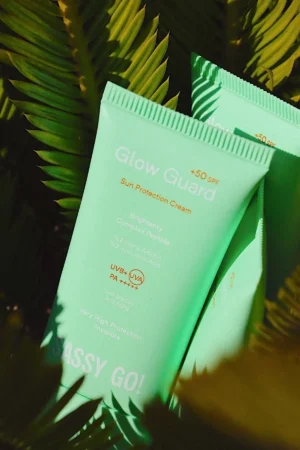 گلو گارد - کرم ضد آفتاب محافظ و ضدلک با SPF 50 حجم 50 میلی‌لیتر - 9800