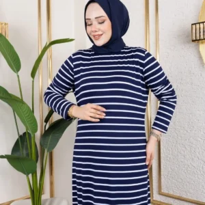 پیراهن دخترانه آبی تیره و سفید راه راه، راحت و کاربردی از جنس پنبه، مدل اورسایز، شیک و بلند برای فصل تابستان مناسب برای حجاب. - 10487