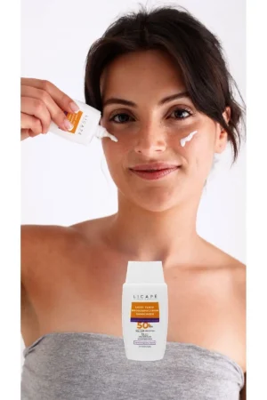 کرم ضد آفتاب مایع با SPF 50 و مقاوم در برابر آب مناسب برای تمامی тип های پوست - 50 میلی لیتر - 9810
