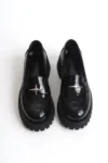 کفش روزمره زنانه مدل مونس سیاه با کفی ضخیم و دندانه‌دار - 9770