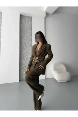ست شلوار و ژاکت بلیزر با جزئیات طلایی - 9957