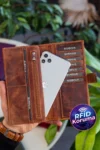 کیف دستی کرازى با بخش مخصوص تلفن و قابلیت جلوگیری از RFID - رنگ قهوه‌ای - مناسب برای همه کاربران - 10423