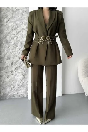 ست شلوار و ژاکت بلیزر با جزئیات طلایی - 9957