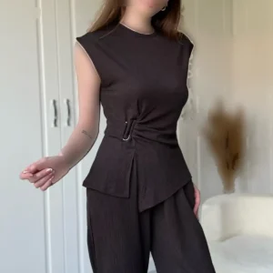 ست شلوار قهوه‌ای با جزئیات اکسسوری - 11148