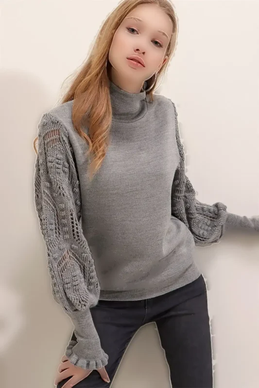 ژاکت زنانه خاکستری با آستین نیمه ماهی و جزئیات دانتل - 11114
