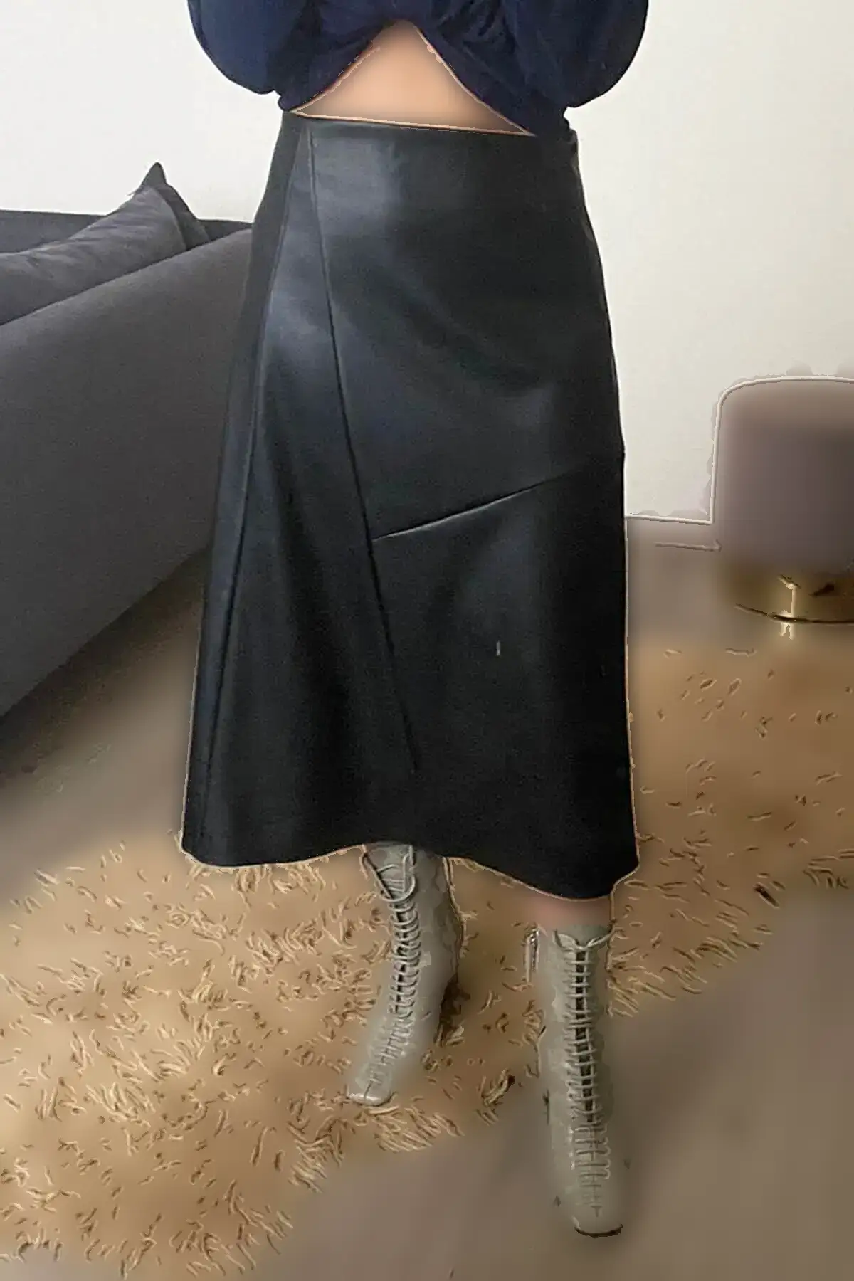 دامن چرم زنانه با جزئیات دوخت نامتقارن سوارس - رنگ مشکی - 11224 دامن چرم زنانه با جزئیات دوخت نامتقارن سوارس - رنگ مشکی - 11224