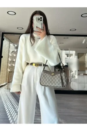 ژاکت بافتنی ساده و نرم زنانه خاکستری روشن با یقه گرد - 11077
